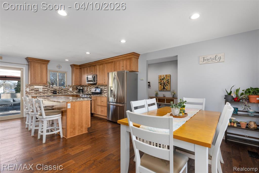 484 W Beechdale Street, Commerce Twp, MI 48382 — Photo 10