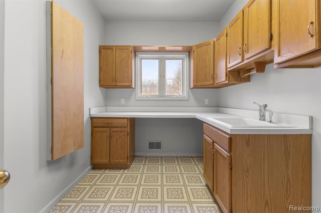6555 WARREN Road, Ann Arbor, MI 48105 — Photo 43