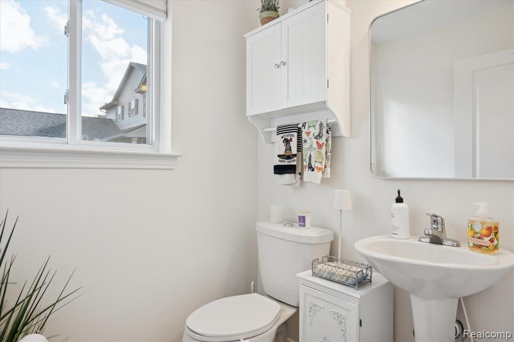 7799 Rampart Trail, Waterford, MI 48327 — Photo 18