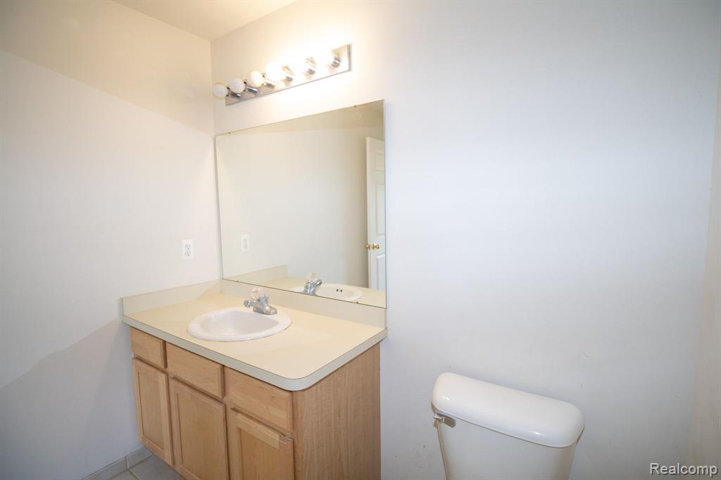 7051 MAGNOLIA Lane, Waterford, MI 48327 — Photo 24