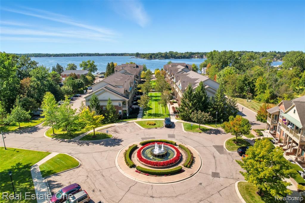 464 Old Pine Way, Walled Lake, MI 48390 — Photo 46