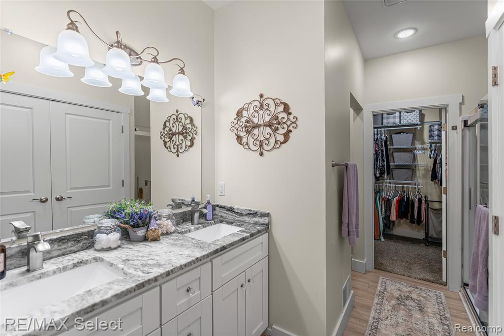 3127 Harbor Pointe Circle, Fenton, MI 48430 — Photo 27