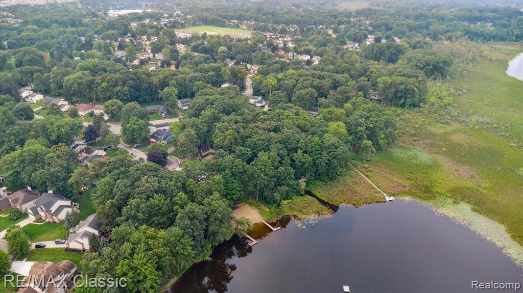 1561 Waters Edge Court, Wixom, MI 48393 — Photo 56