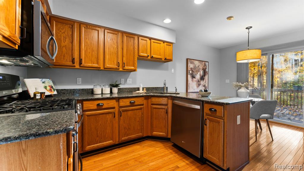 41784 WHITE TAIL Lane, Canton, MI 48188 — Photo 11