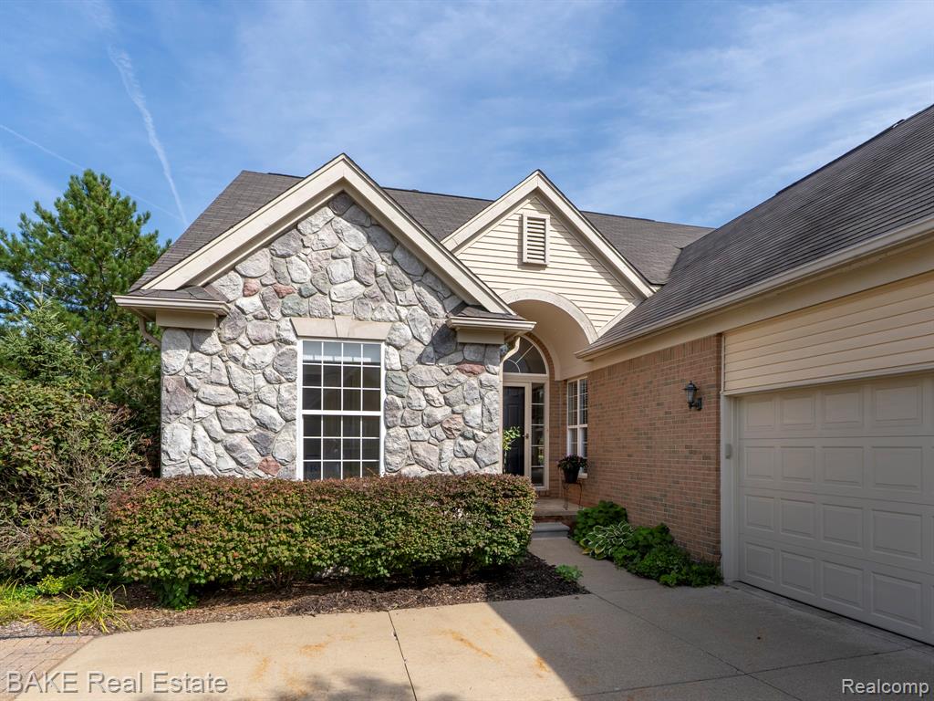 49402 N Glacier, Northville, MI 48168 — Photo 3
