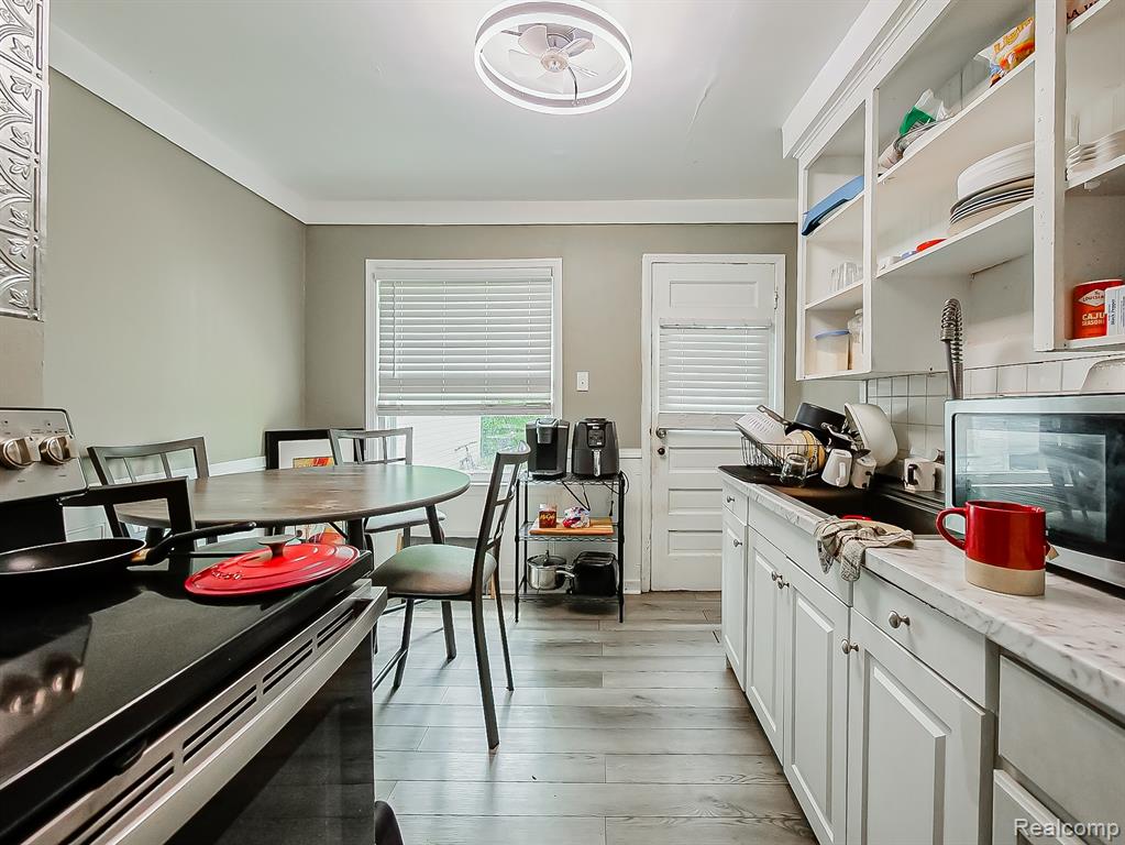 17156 Ontario Street - Photo 4