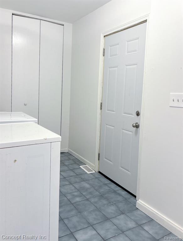 9679 Blauvelt Drive, Grosse Ile, MI 48138 — Photo 9