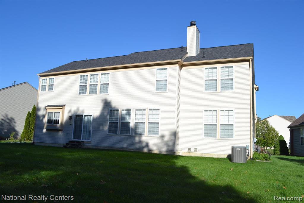 8290 HUMMINGBIRD Drive, Ypsilanti, MI 48197 — Photo 23