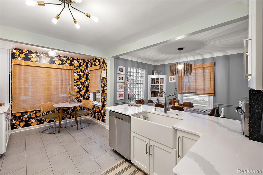 10024 Kingston Avenue, Huntington Woods, MI — Photo 13