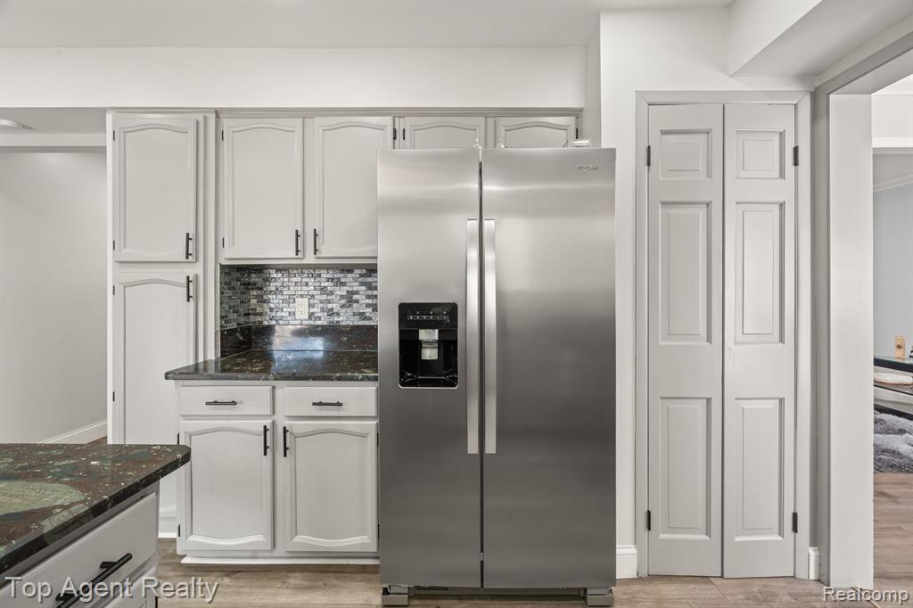 4238 GLOUCESTER Drive, Sterling Heights, MI 48310 — Photo 10
