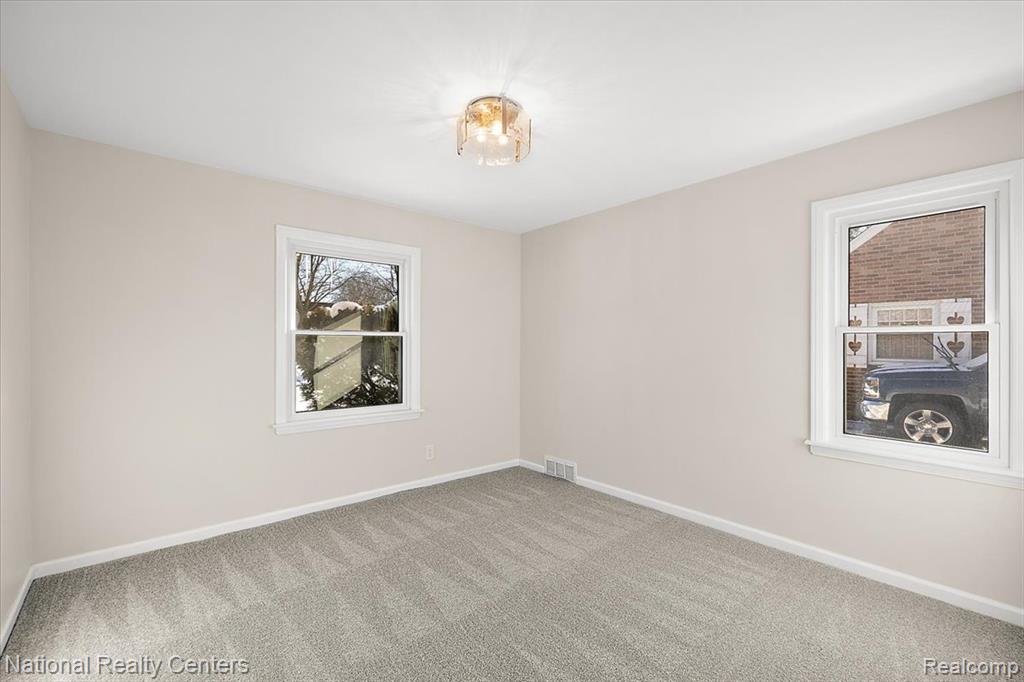 1938 Beverly Street, Keego Harbor, MI 48320 — Photo 18