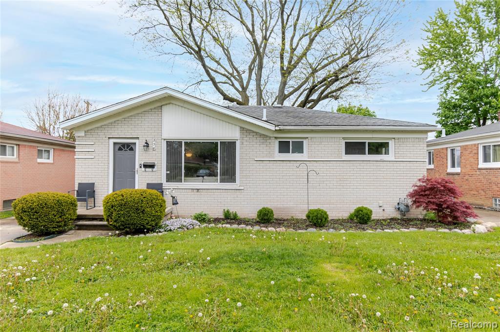 534 Henry Ruff Road, Garden City, MI — Photo 25