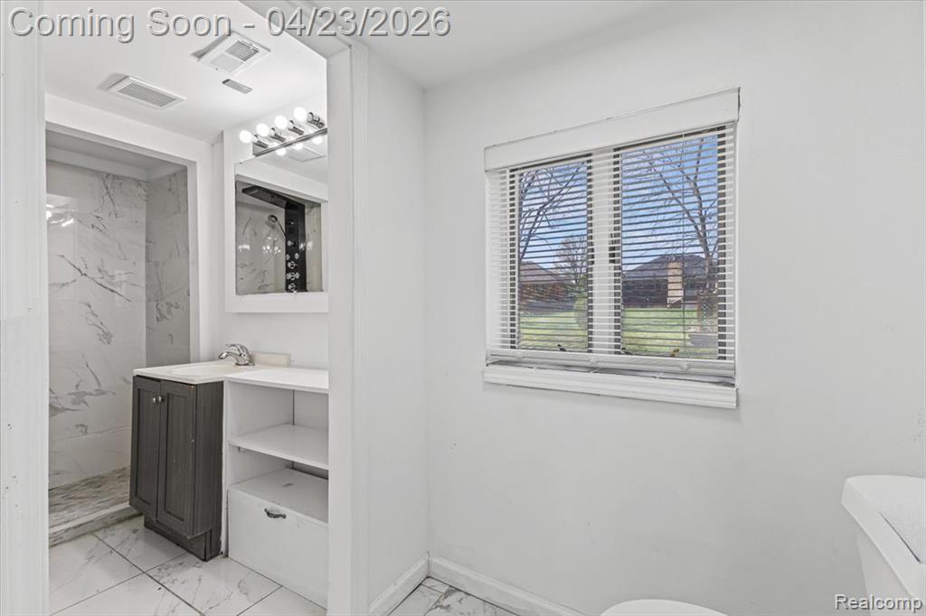 47339 Jefferson Avenue, Chesterfield, MI 48047 — Photo 24