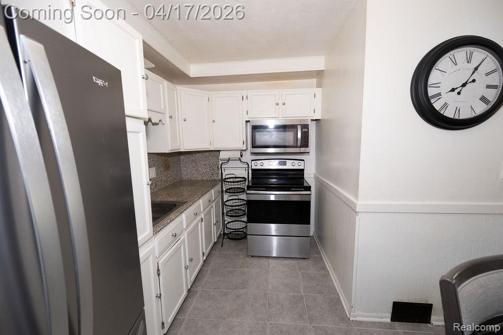 15389 Fenton, Redford, MI 48239 — Photo 7