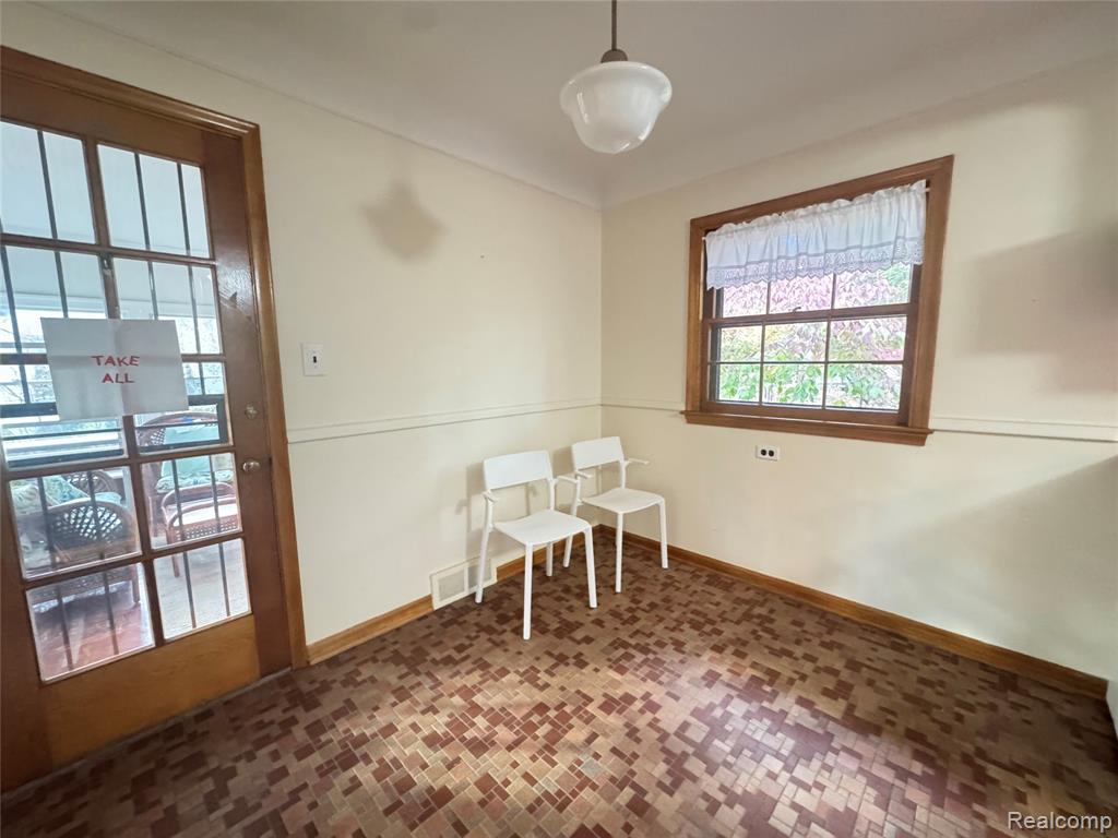 6 Danvers Lane, Dearborn, MI 48120 — Photo 22