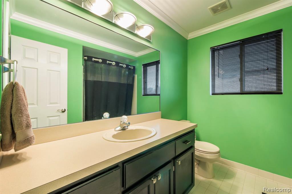 49248 Berkshire Drive, Chesterfield, MI 48047 — Photo 31