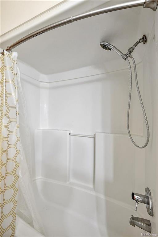 7139 Redmond Street, Waterford, MI 48327 — Photo 33