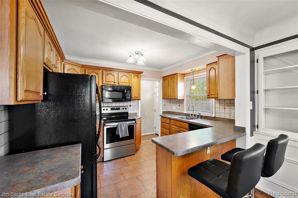 2371 Allard Avenue, Grosse Pointe Woods, MI 48236 — Photo 14