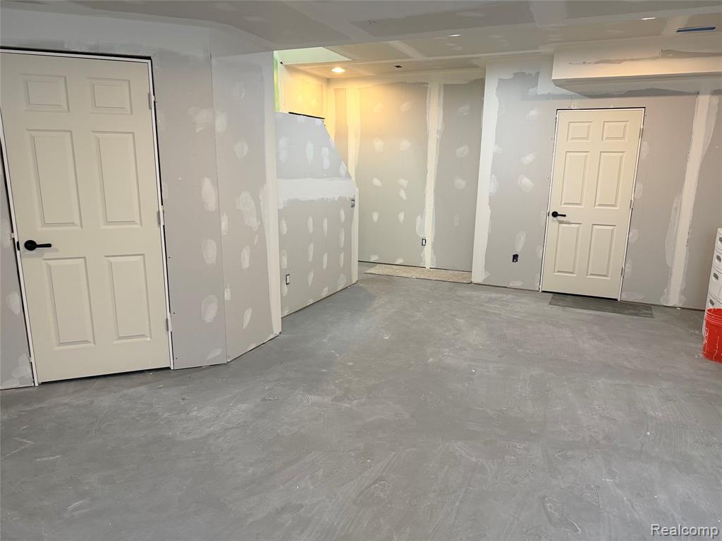 6230 Leighland Drive, Grand Blanc, MI 48439 — Photo 30