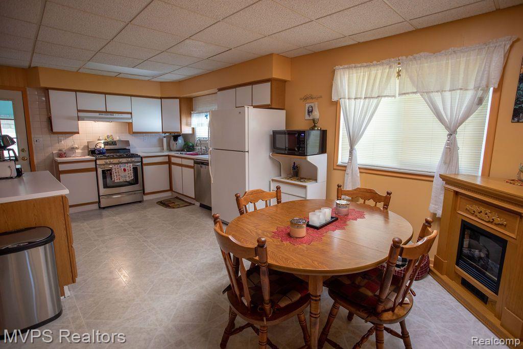 40849 ROMEO PLANK Road, Clinton Twp, MI 48038 — Photo 6