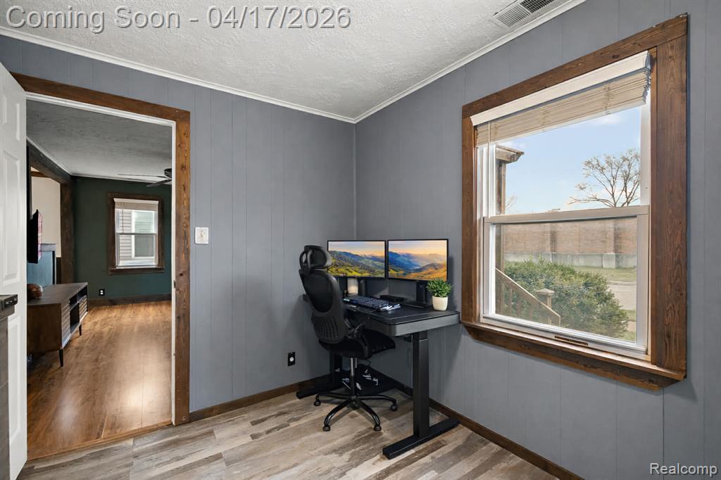 569 E Guthrie Avenue, Madison Heights, MI 48071 — Photo 18