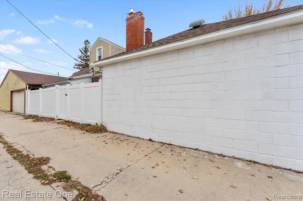 1353 Ford Avenue, Wyandotte, MI 48192 — Photo 41