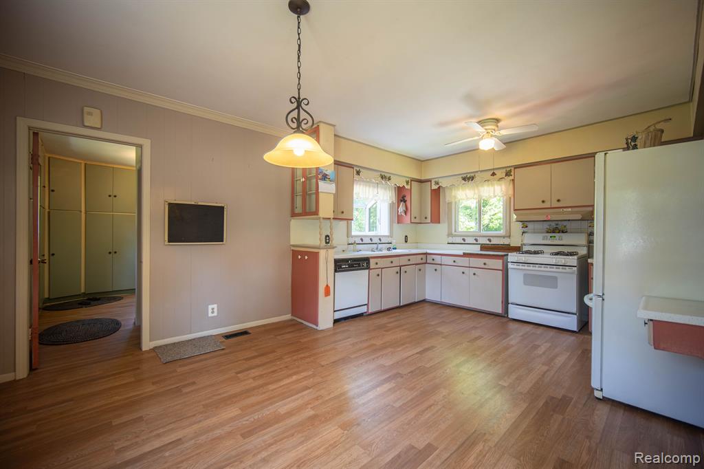 411 N BRIDGE Street, Linden, MI 48451 — Photo 5