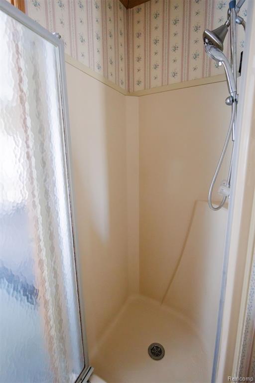 8016 Harbour Drive, MI — Photo 33