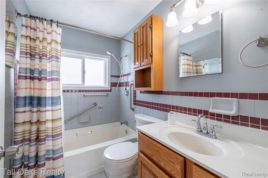 7101 Anna Street, Grand Blanc, MI 48439 — Photo 16