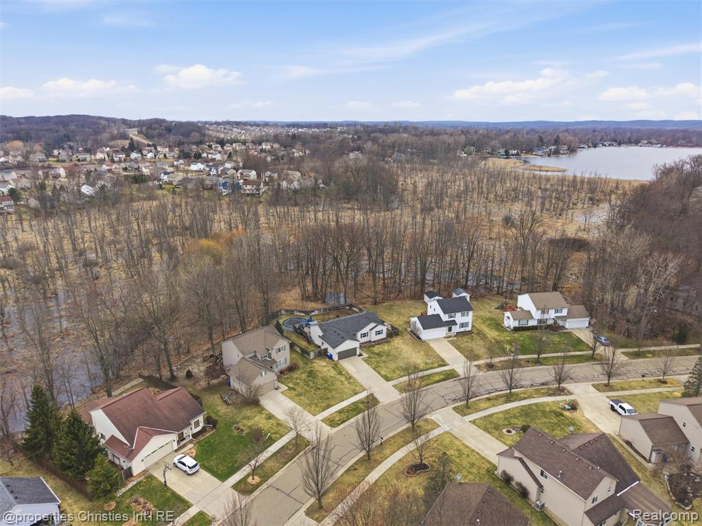 517 Cove View Drive, Waterford, MI 48327 — Photo 41