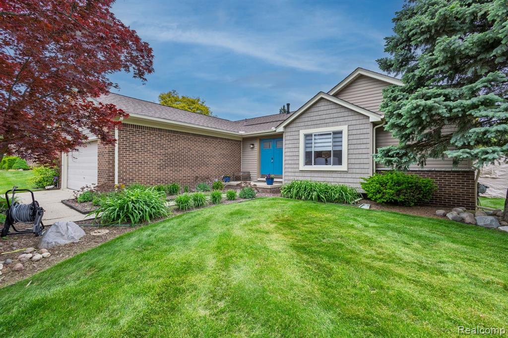 682 LOCKPORT Road, Rochester, MI 48307 — Photo 2