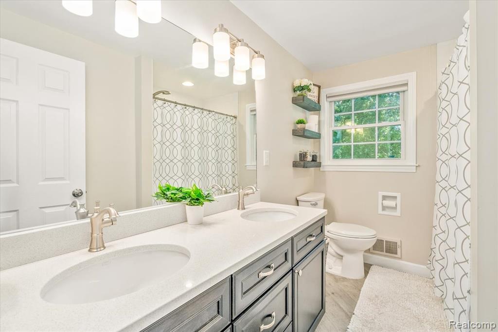 367 Pleasant Ridge Court, Saline, MI 48176 — Photo 39