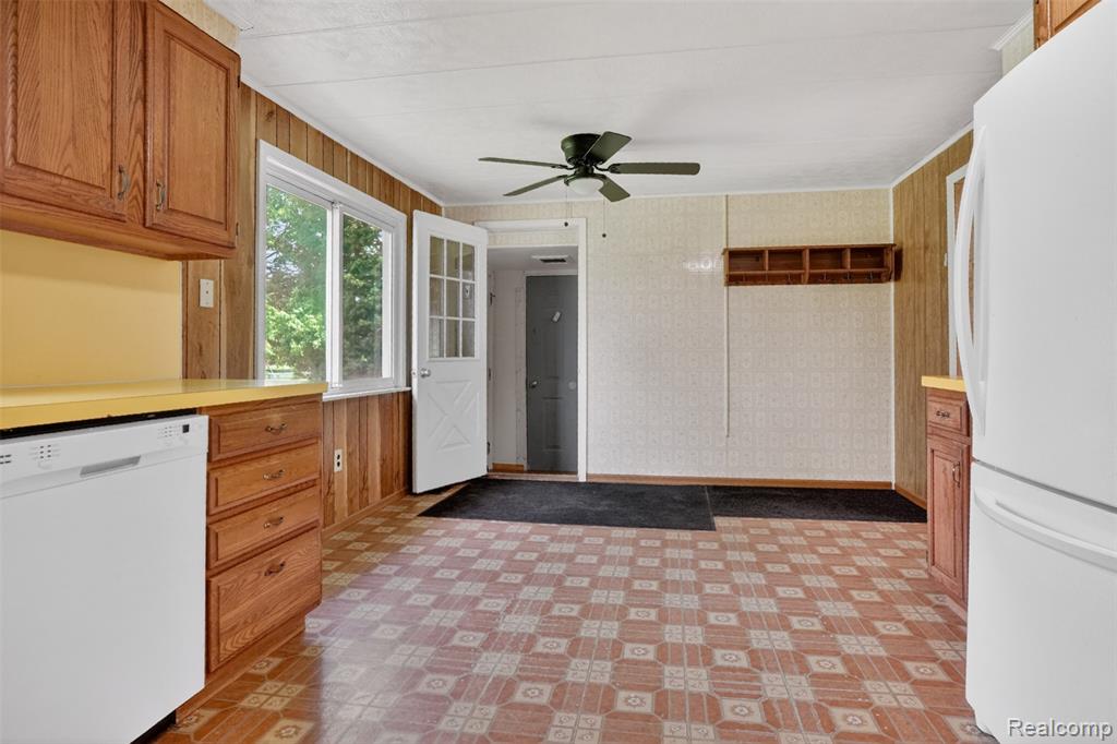 138 W Hunters Creek Road, Lapeer, MI 48446 — Photo 9