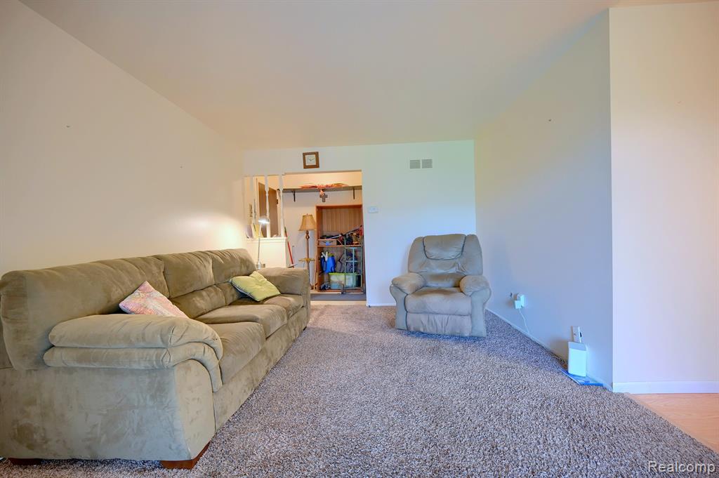 1891 BALDWIN Drive, 2, Trenton, MI 48183 — Photo 6