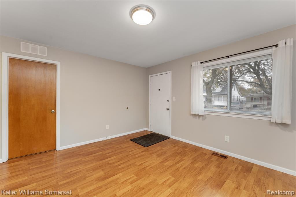 7263 Henry, Center Line, MI 48015 — Photo 5