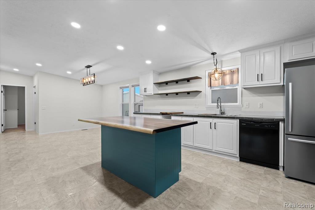 11214 Woodchester Court, South Lyon, MI 48178 — Photo 5