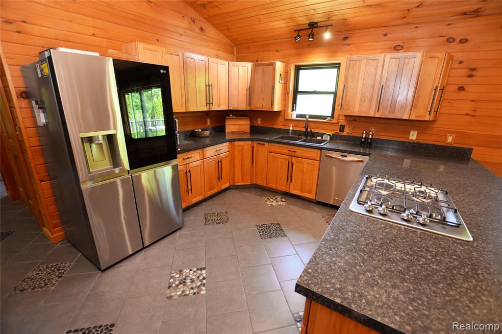 5298 Clear Lake Road, North Branch, MI 48461 — Photo 4