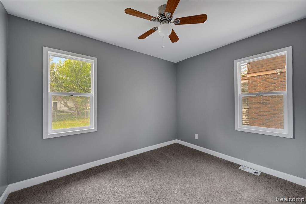 9201 BOLEYN Street, Detroit, MI 48224 — Photo 19