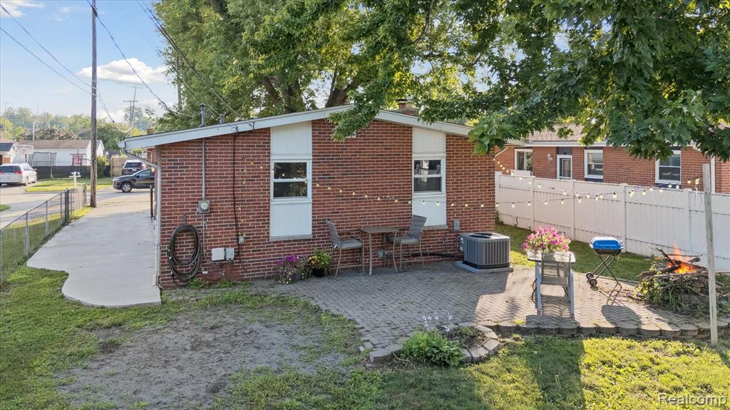 30083 Lisch Street, Gibraltar, MI — Photo 39