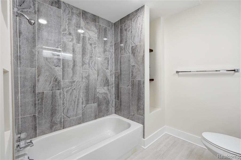 640 Martin Luther King Jr Boulevard S, Pontiac, MI 48341 — Photo 15