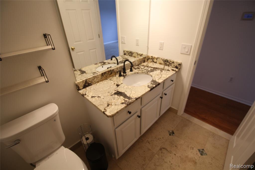 2224 Leighton Drive, Utica, MI 48317 — Photo 18
