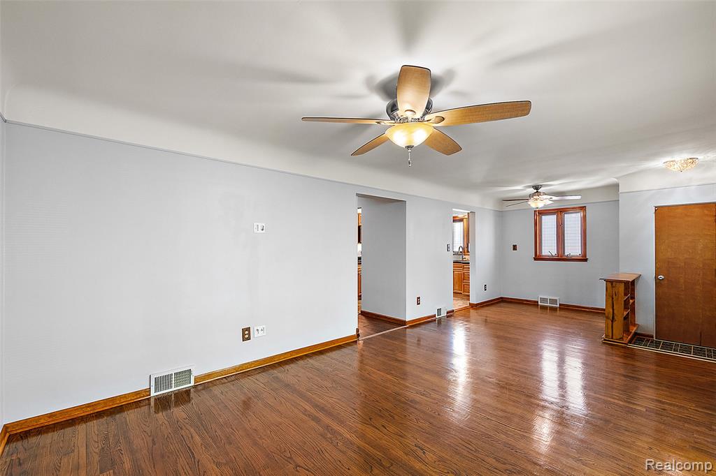 637 S Edgeworth Avenue, Royal Oak, MI 48067 — Photo 13