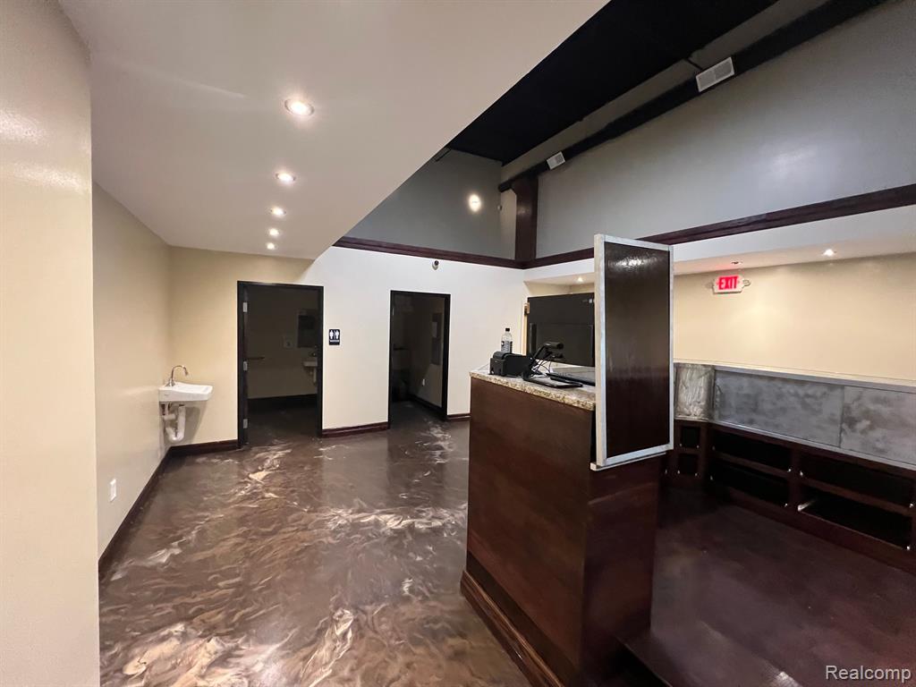 5540 E 8 MILE Road E, Detroit, MI 48091 — Photo 21