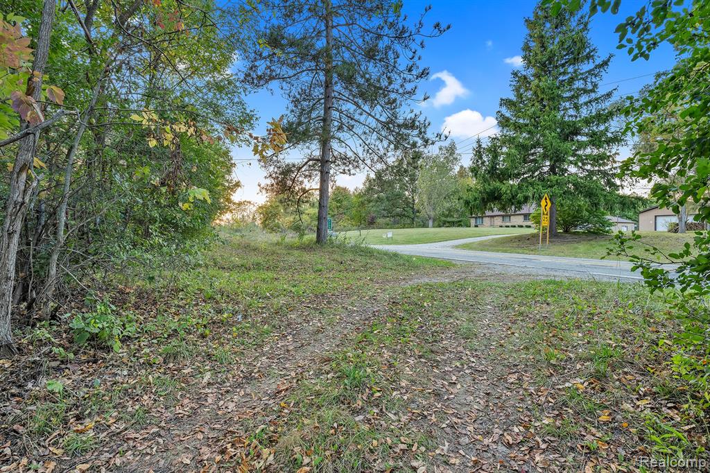 8264 Wilson Road, Otisville, MI 48463 — Photo 9
