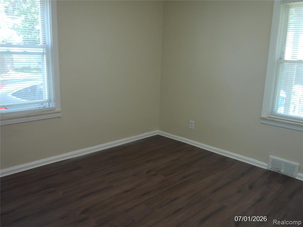 7535 REPUBLIC Avenue, Warren, MI 48091 — Photo 3