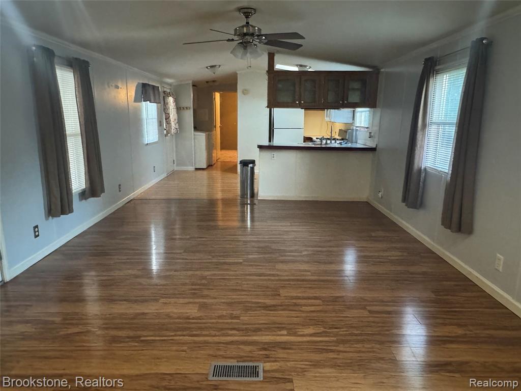 48574 Lakeview E, Shelby Twp, MI 48317 — Photo 6