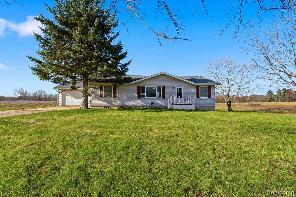 4830 Hurds Corner Road, Mayville Vlg, MI 48744 — Photo 2