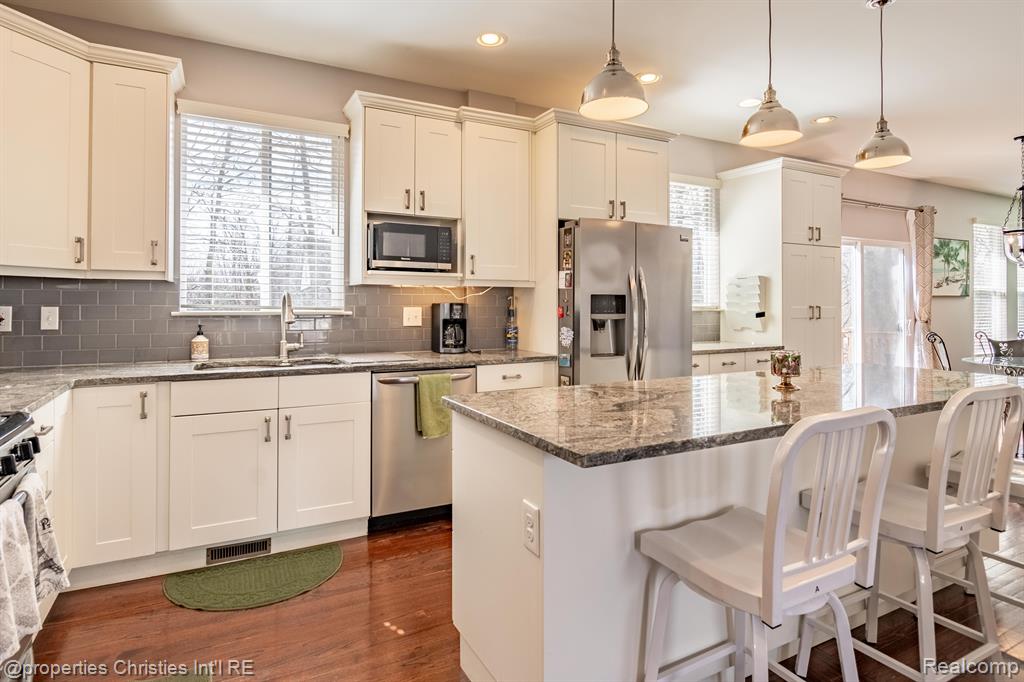 5946 OAK BEND Court, Howell, MI 48843 — Photo 14
