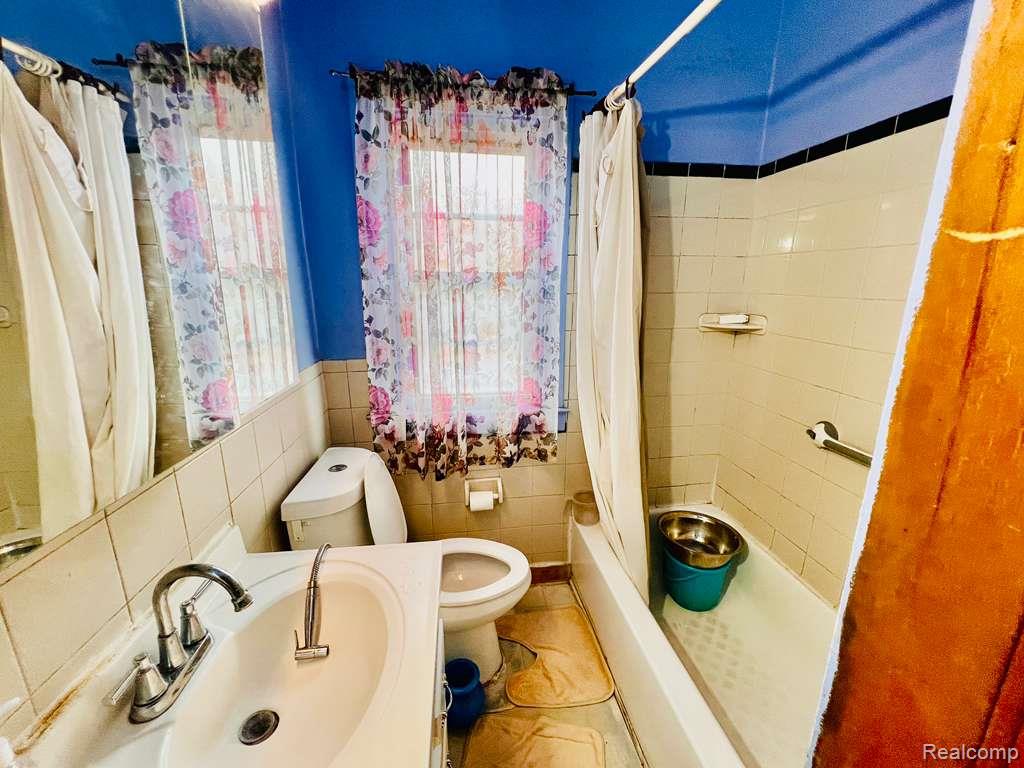 3215 Evaline Street, Hamtramck, MI 48212 — Photo 31
