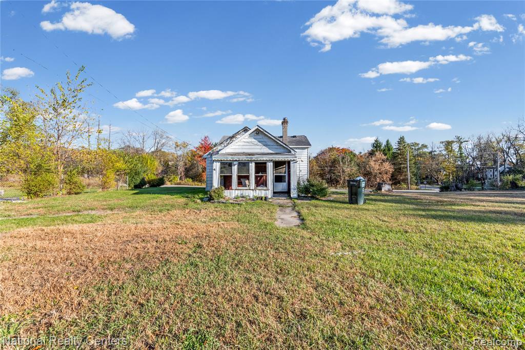 8292 Pettysville Road, Hamburg, MI 48169 — Photo 11